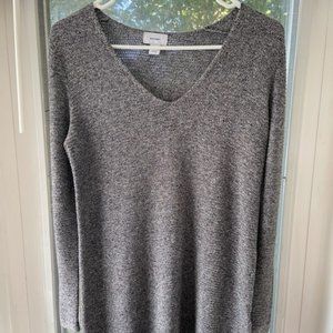 Marled hi-lo v-neck tunic sweater